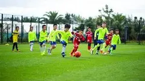 曼联传奇之子尼基-巴特 Jr. 献独中两元，率索尔福德城惊天逆转狼队U21！