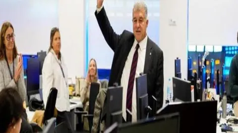 库里再创佳绩，勇士狂夺42分，五项纪录齐刷新！巴特勒抢断四次，波杰姆斯基表现突出。