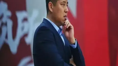 巴黎圣日耳曼获盛赞：跃居世界顶级足球豪门！